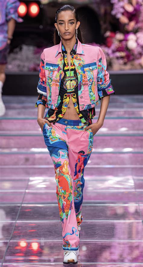 versace 2020 t shirt|Versace spring summer 2020.